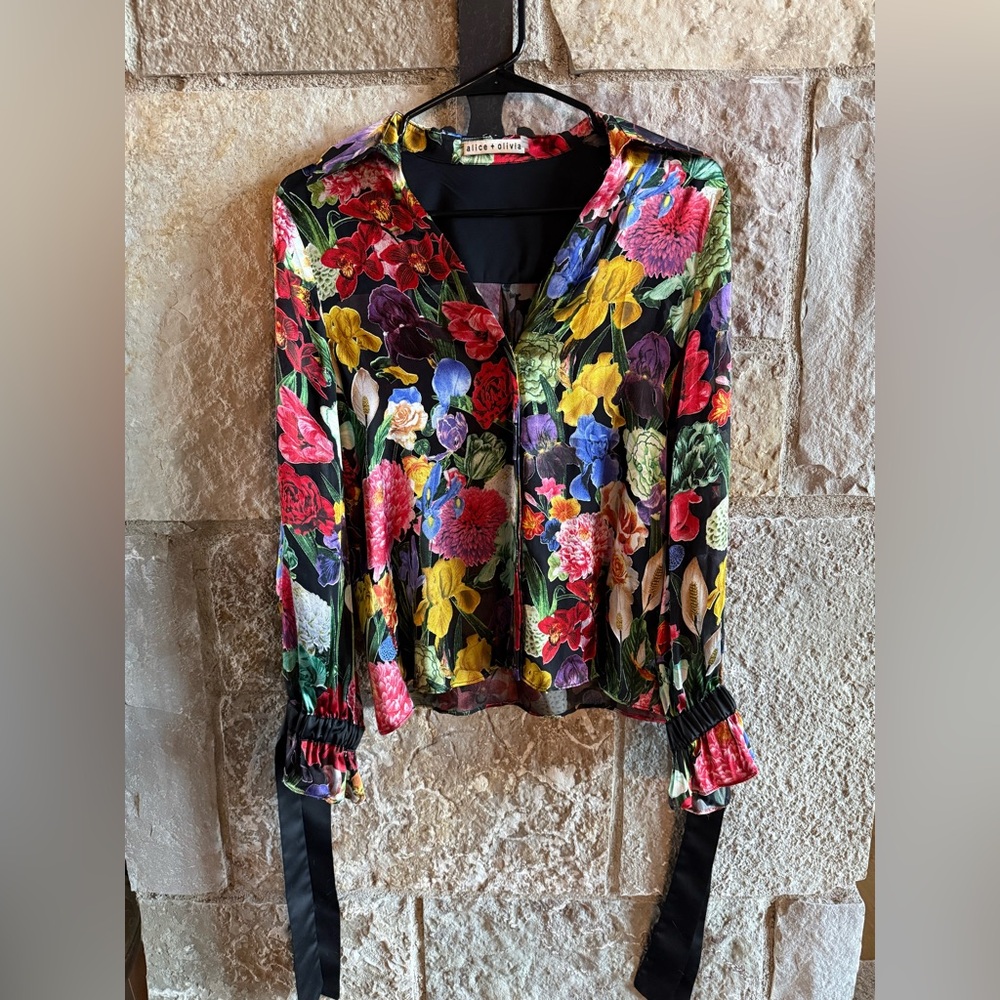 Alice + Olivia Multicolor Floral V-Neck Long Sleeve Blouse